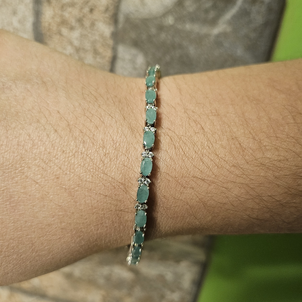 Elegant Green Bracelet